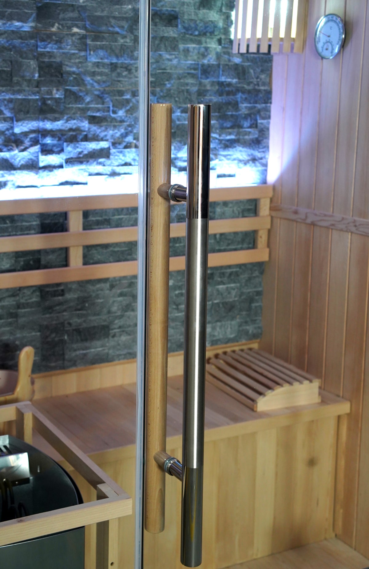 Rockledge 2-Person Luxury Indoor Traditional Sauna with 4.5kW Harvia Heater