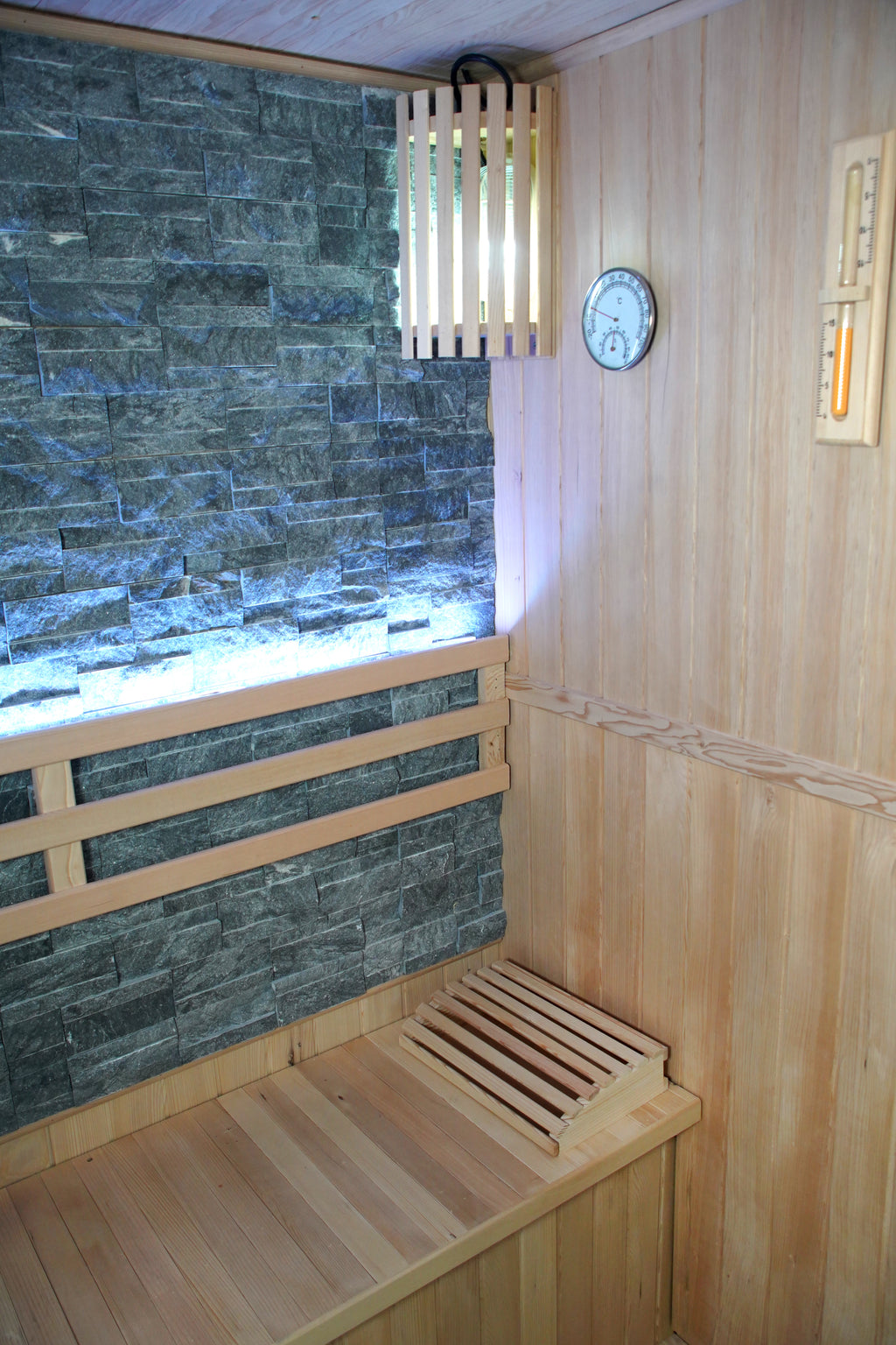Rockledge 2-Person Luxury Indoor Traditional Sauna with 4.5kW Harvia Heater